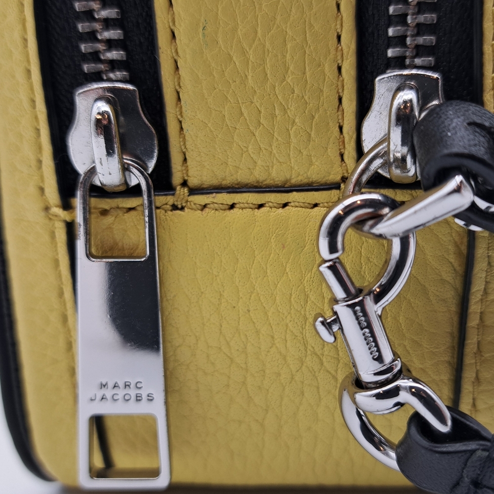 Marc Jacobs Mini Textured Box Bag (No Crossbody Strap) - Picture 4 of 14